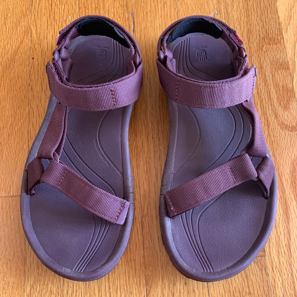 Teva Hurricane XLT solid fig color